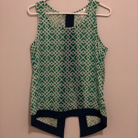 💕Charming Top💕 - Picture 4 of 7